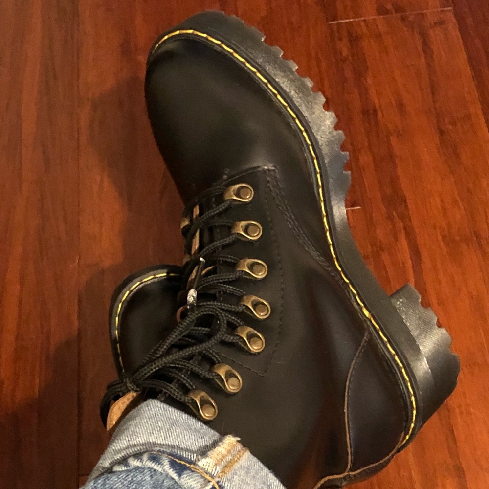 Dr. Martens Leona 7-Eye Hiker Boots